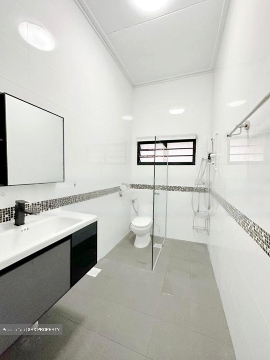 Jalan Lokam (D19), Terrace #471437011